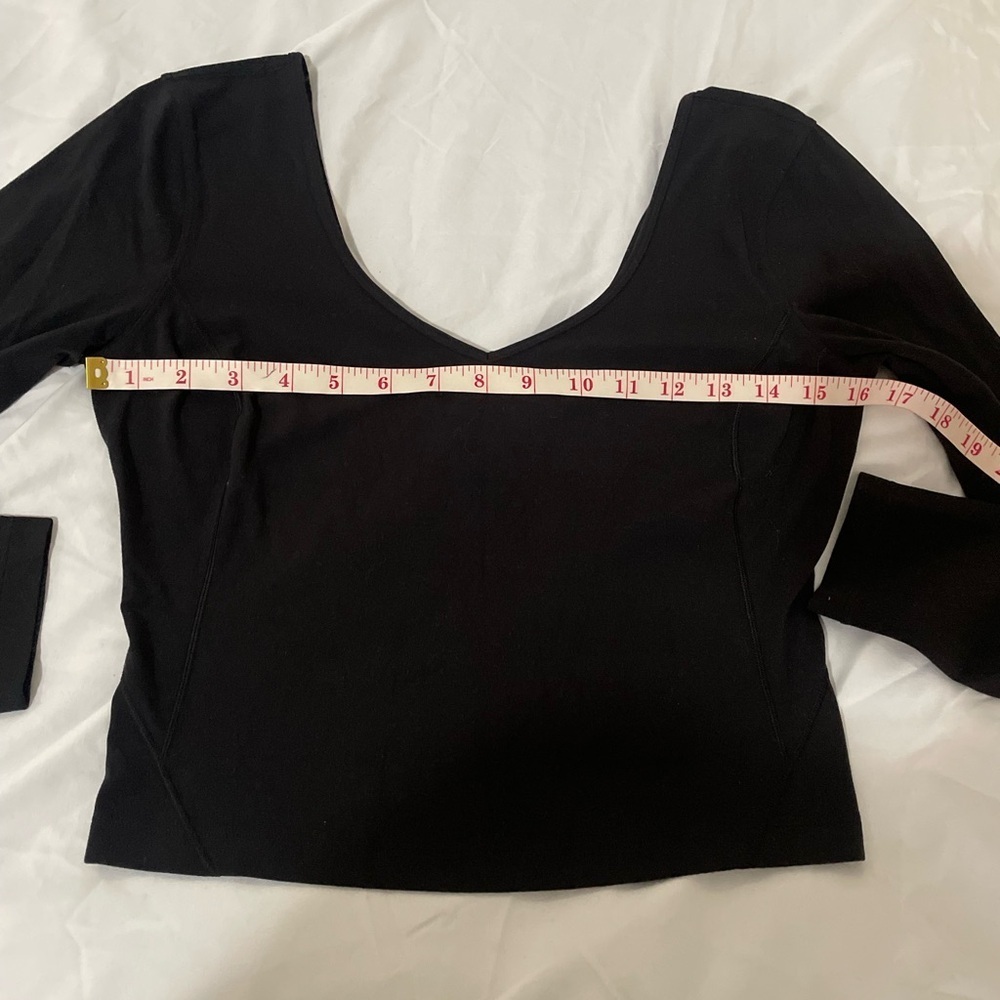 Lululemon Women's Black V-Neck Top - Picture 14 of 16